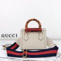 GUCCI 702732 g4