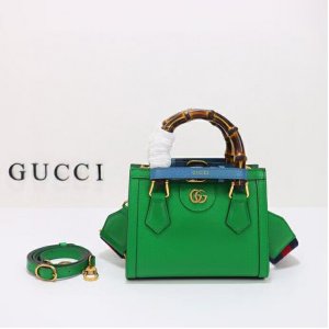 GUCCI 702732 g3