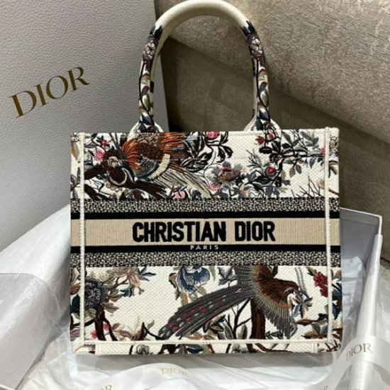 Christian Dior 103314 g1 - Haga un click en la imagen para cerrar