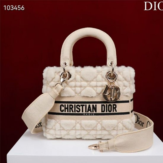 Christian Dior 103456 g1 - Haga un click en la imagen para cerrar