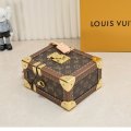 Louis Vuitton M10079 g1