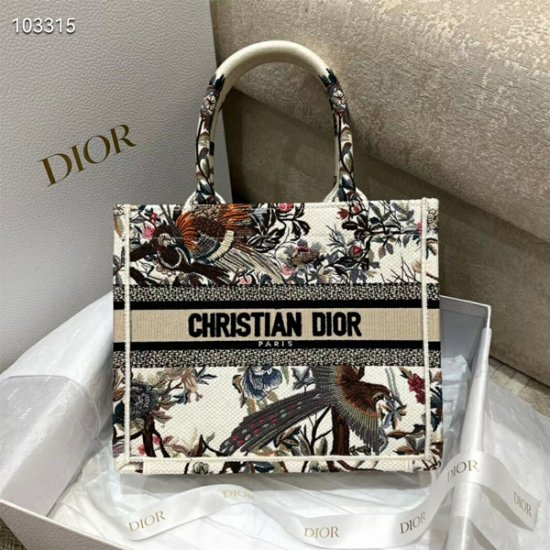 Christian Dior 103315 g1 - Haga un click en la imagen para cerrar