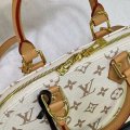 Louis Vuitton M46921 g1