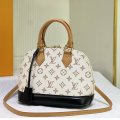 Louis Vuitton M46921 g1